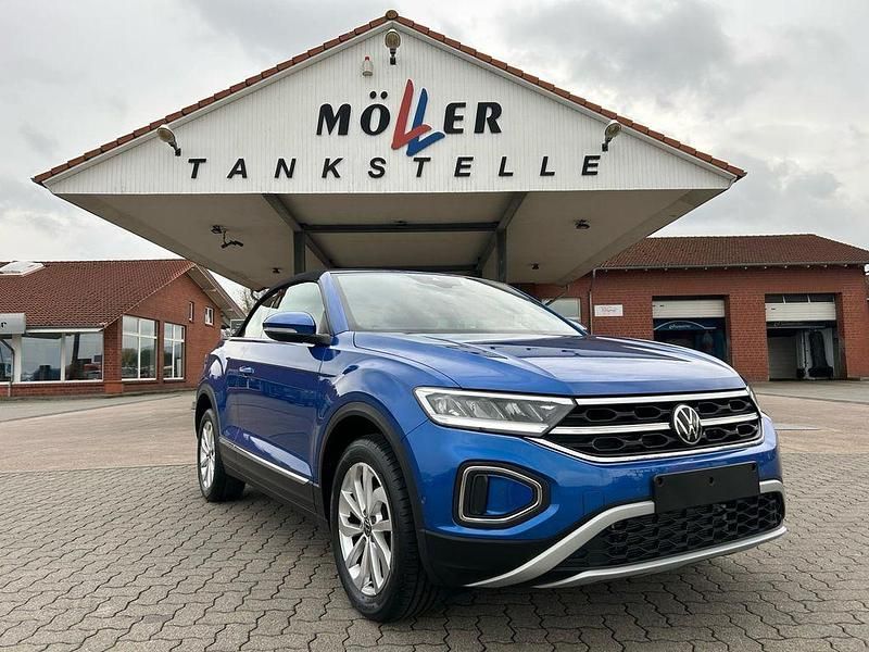 Blau Gebraucht 2024 VW T-Roc Cabriolet Style Cabrio | 27.875 € (Guter Preis) - Bild 1/4