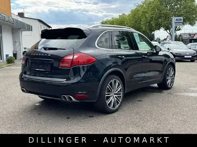 Używany Porsche Cayenne 245 KM (180 kW) 2012 Czarny SUV