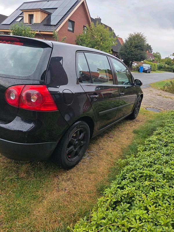 Schwarz Gebraucht 2005 VW Golf V Kleinwagen | 2.600 € (Fairer Preis) - Bild 1/4