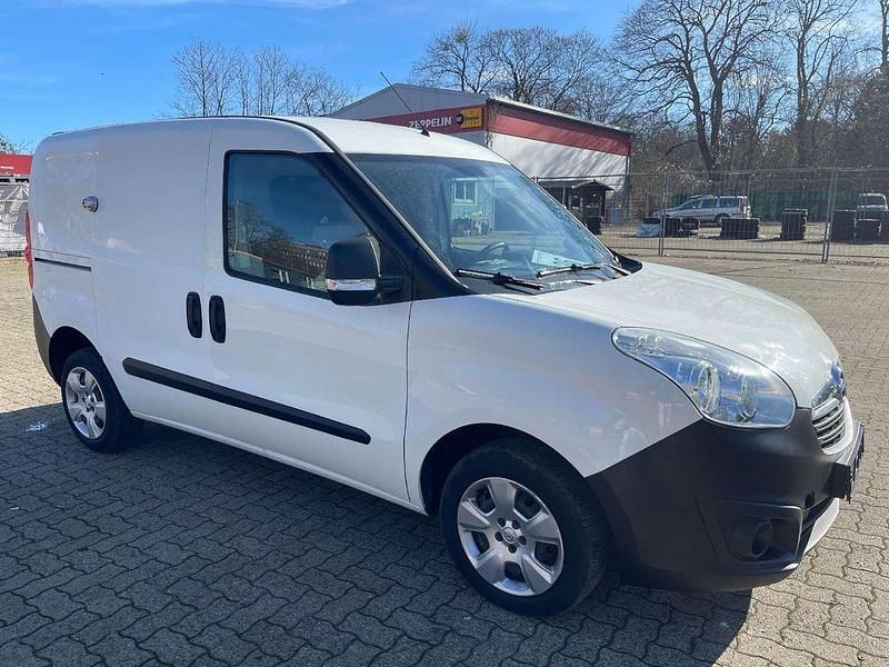 Gebraucht Opel Combo 95 PS (69 kW) 2014 Weiß Van / Kleinbus