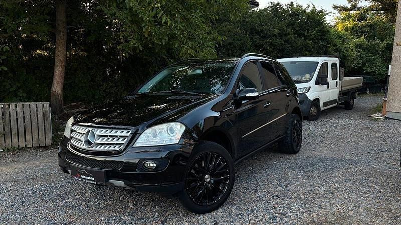 Schwarz Gebraucht 2007 Mercedes ML420 SUV | 8.990 € (Fairer Preis) - Bild 1/4