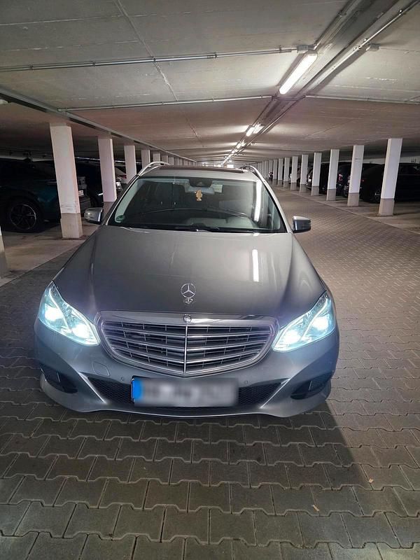 Gebraucht Mercedes E350 272 PS (200 kW) 2014 Grau Kombi