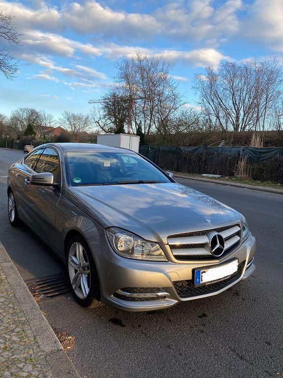 Gebraucht Mercedes C180 156 PS (114 kW) 2013 Grau Coupé
