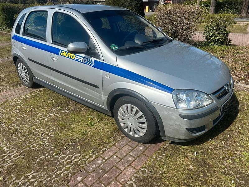 Usata Opel Corsa 60 CV (44 kW) 2004 Argento Utilitaria