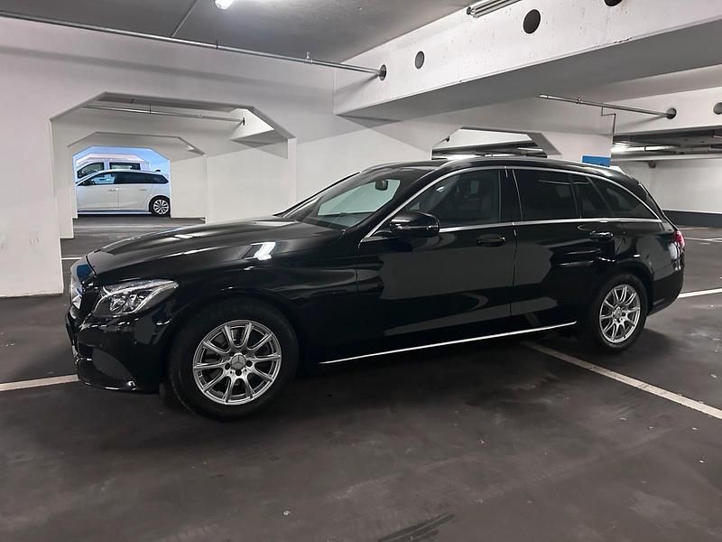 Gebraucht Mercedes C220 170 PS (125 kW) 2015 Schwarz Kombi