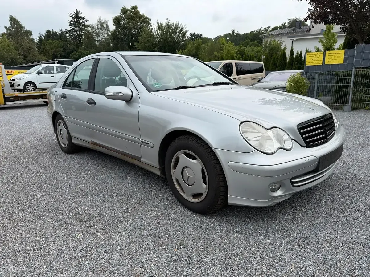 Gebraucht Mercedes C200 122 PS (89 kW) 2004 Limousine