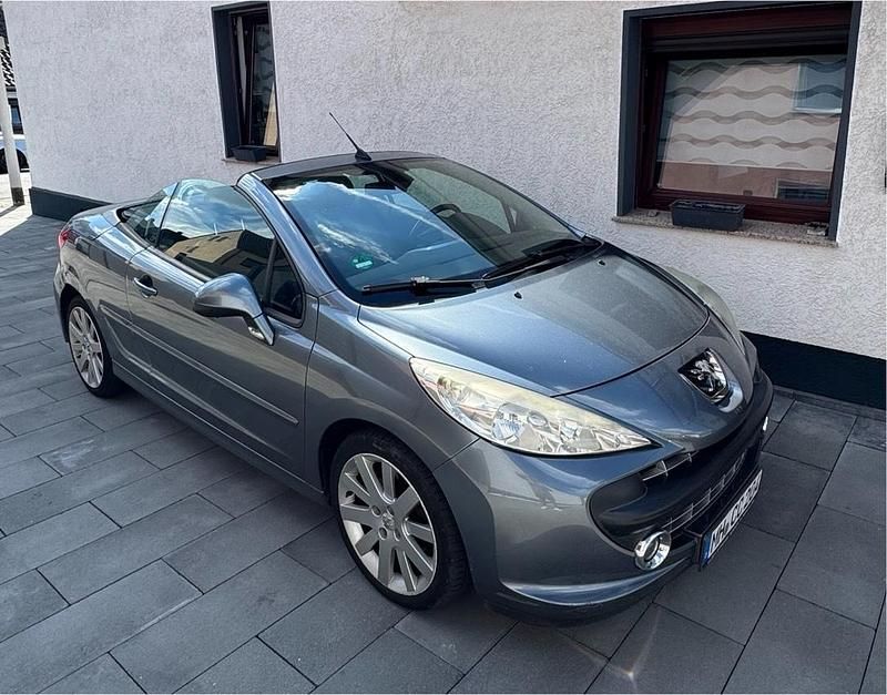 Grau Gebraucht 2008 Peugeot 207 CC Cabrio | 1.900 € (Guter Preis) - Bild 1/4