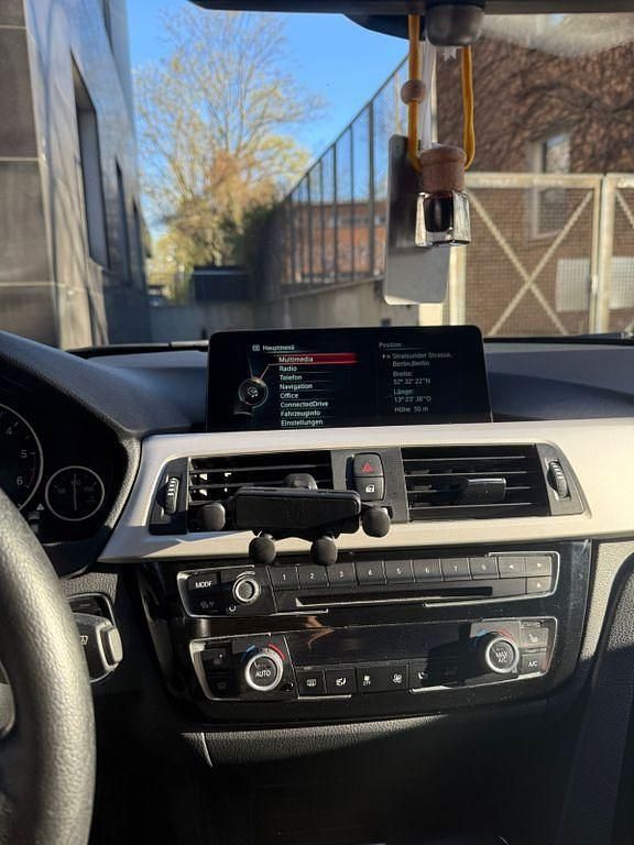 Gebraucht BMW 320 Advantage 163 PS (119 kW) 2016 Schwarz Limousine