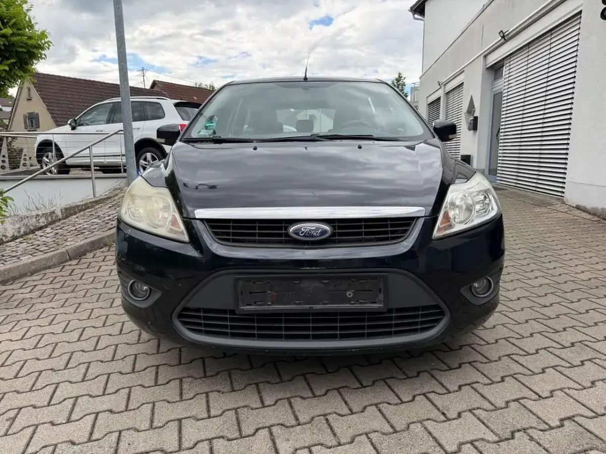 Gebraucht Ford Focus Style 116 PS (85 kW) 2009 Pantherschwarz metallic Kombi