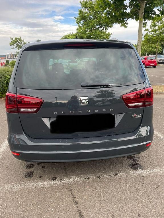 Grau Gebraucht 2019 Seat Alhambra FR-Line Van / Kleinbus | 26.299 € (Teuer) - Bild 1/4