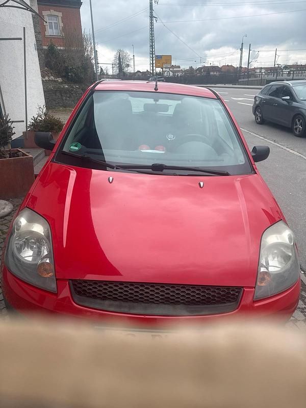 Gebraucht Ford Fiesta 75 PS (55 kW) 2005 Rot Kleinwagen