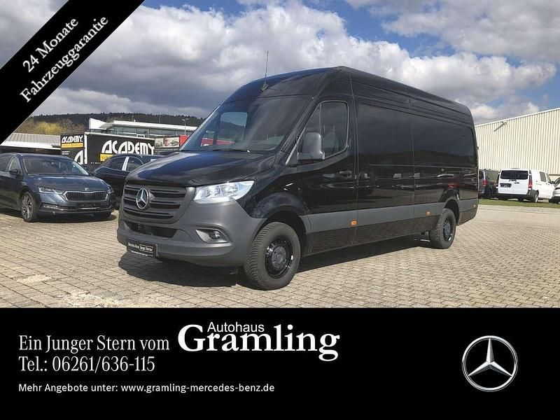 Tiefschwarz Gebraucht 2024 Mercedes Sprinter Van | 51.169 € (Teuer) - Bild 1/4