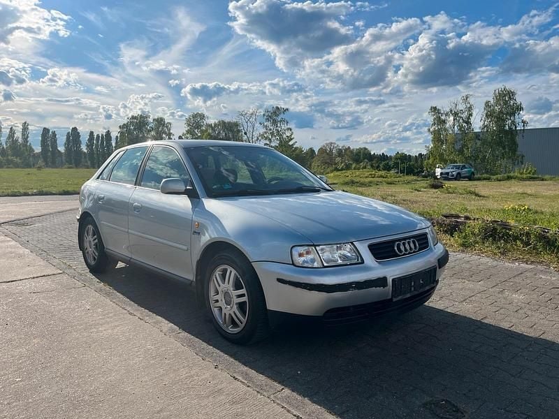Silber Gebraucht 1999 Audi A3 Kleinwagen | 500 € (Superpreis) - Bild 1/4