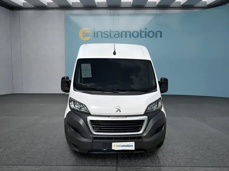 Gebraucht Peugeot Boxer 140 PS (102 kW) 2023 Weiß Van
