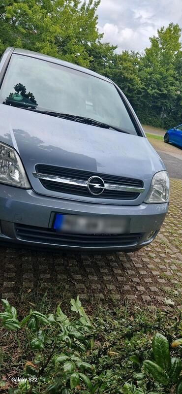 Grau Gebraucht 2005 Opel Meriva Van / Kleinbus | 1.300 € (Teuer) - Bild 1/4