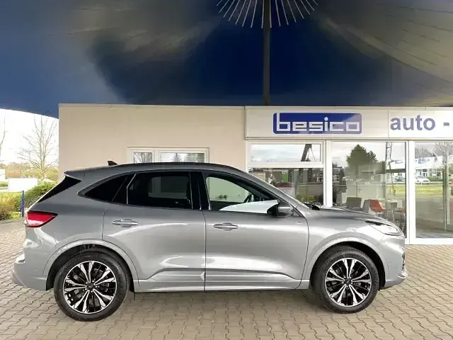 Gebraucht Ford Kuga ST-Line X 120 PS (88 kW) 2023 Solarsilber SUV