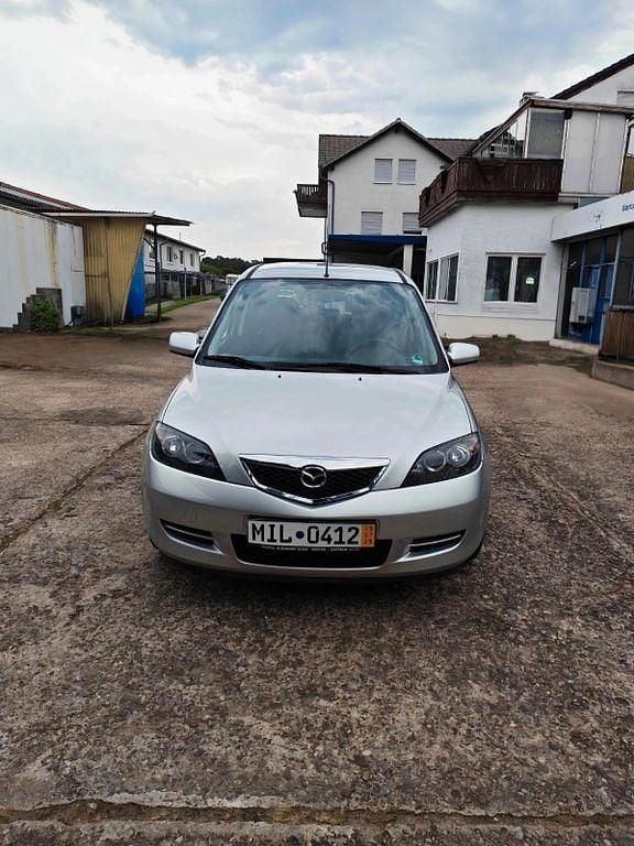 Silber Gebraucht 2006 Mazda 2 Active Limousine | 2.999 € (Fairer Preis) - Bild 1/4