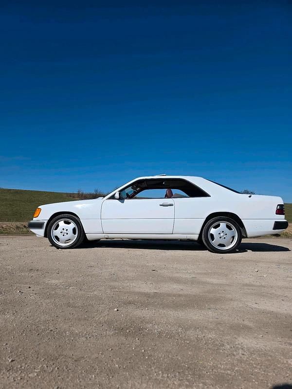 Gebraucht Mercedes E300 188 PS (138 kW) 1988 Weiß Coupé