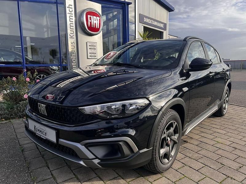 Gebraucht Fiat Tipo Cross 131 PS (96 kW) 2023 Schwarz Limousine