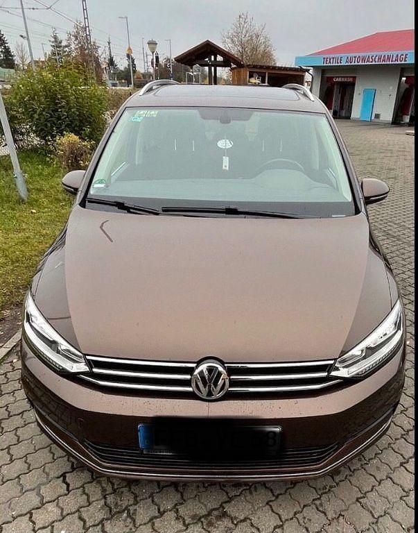 Gebraucht VW Touran Highline 150 PS (110 kW) 2016 Braun Van / Kleinbus
