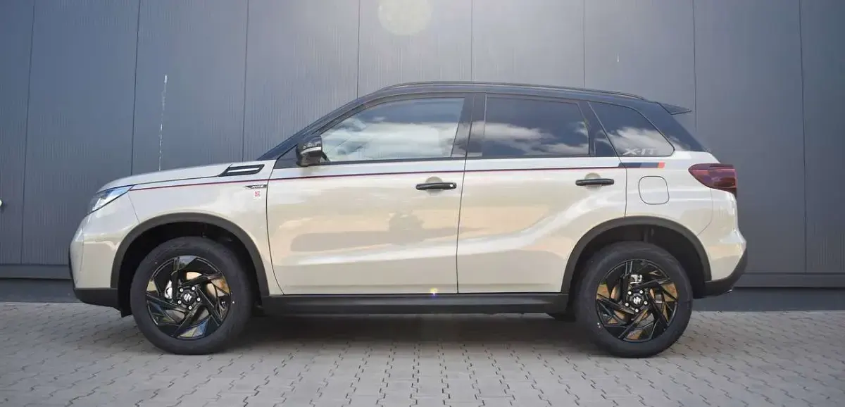 Gebraucht Suzuki Vitara Comfort+ 109 PS (80 kW) 2026 Schwarz SUV