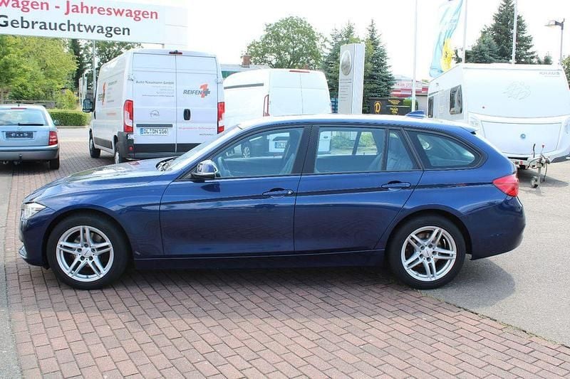 Gebraucht BMW 320 Advantage 184 PS (135 kW) 2017 Blau Kombi