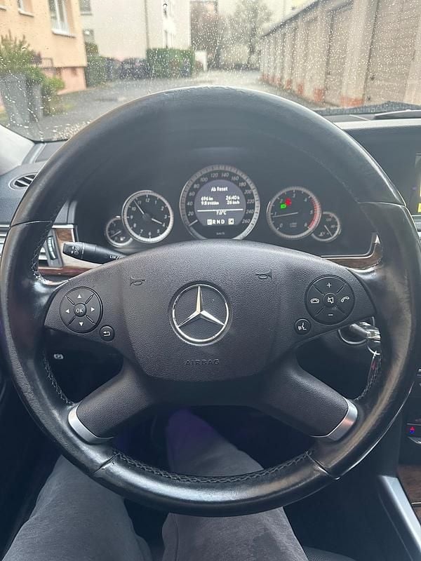 Second-hand Mercedes E250 204 CP (150 kW) 2010 Negru Break