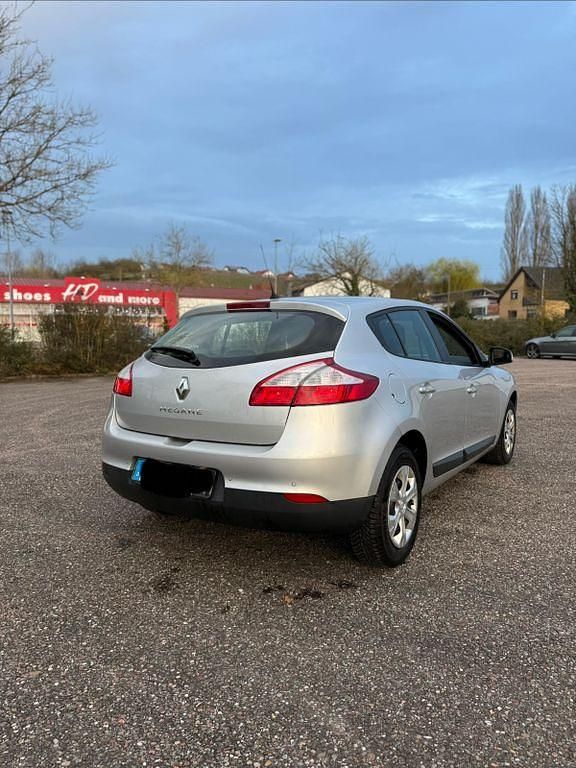 Gebraucht Renault Mégane Authentique 101 PS (74 kW) 2009 Andere farben Limousine