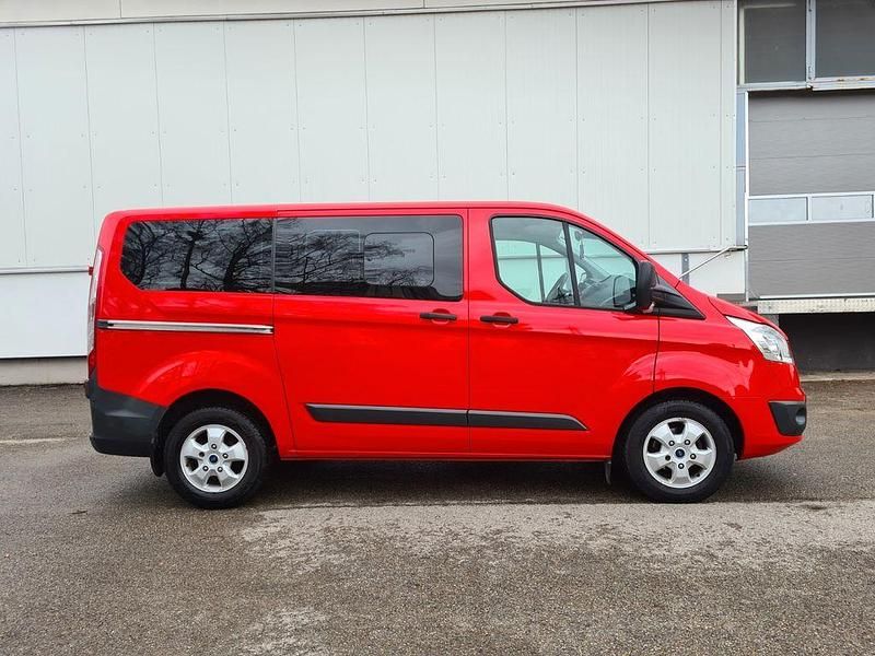 Gebraucht Ford Transit Custom 131 PS (96 kW) 2017 Rot Van / Kleinbus