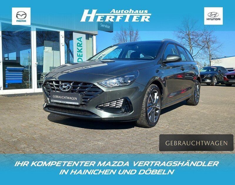 Grau Gebraucht 2022 Hyundai i30 Trend Limousine | 21.990 € (Teuer) - Bild 1/4