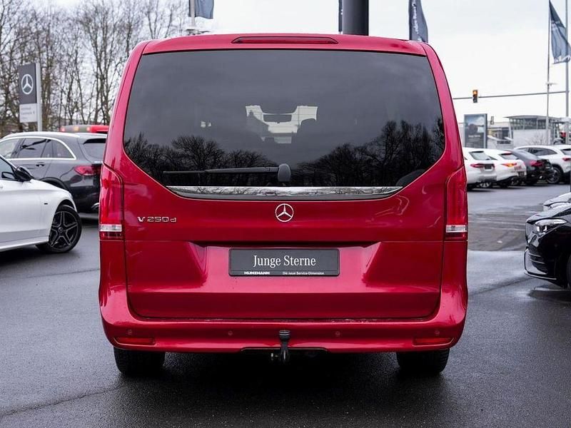 Gebraucht Mercedes V250 Avantgarde Edition 190 PS (139 kW) 2022 Designo hyazinthrot metallic Van / Kleinbus