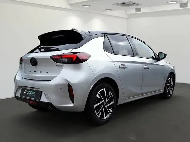 Gebraucht Opel Corsa 102 PS (75 kW) 2024 Kristall silber Kleinwagen