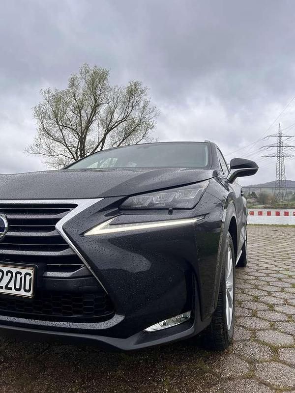 Gebraucht Lexus NX300h E-FOUR Luxury Line 155 PS (114 kW) 2017 SUV
