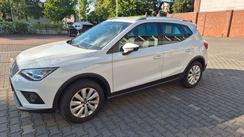 Weiß Gebraucht 2020 Seat Arona XCELLENCE SUV | 9.800 € (Fairer Preis) - Bild 1/4