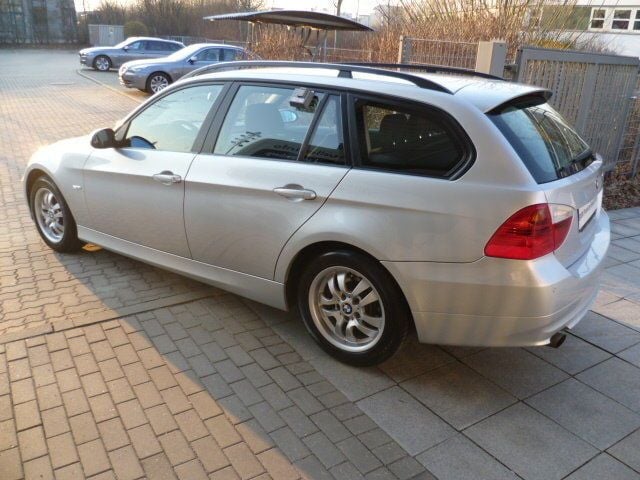 Gebraucht BMW 318 Advantage 129 PS (94 kW) 2007 Silber metallic Kombi