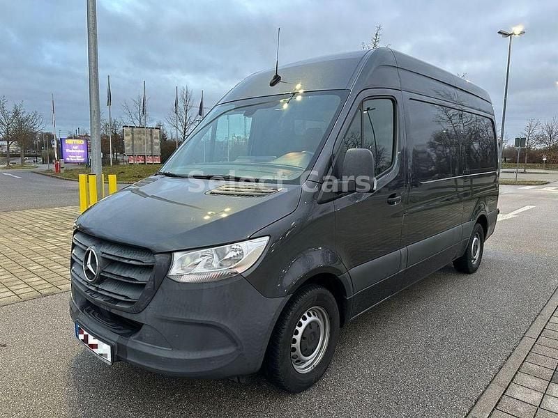 Grau Gebraucht 2020 Mercedes Sprinter Van | 17.990 € - Bild 1/4