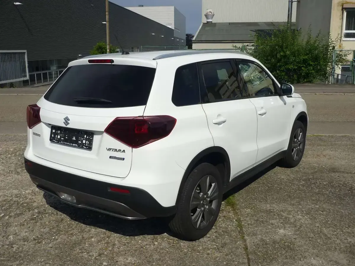 Gebraucht Suzuki Vitara Comfort 129 PS (94 kW) 2024 Weiß SUV