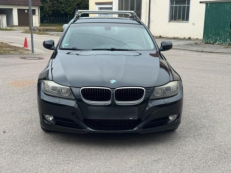 Gebraucht BMW 320 177 PS (130 kW) 2008 Schwarz Kombi