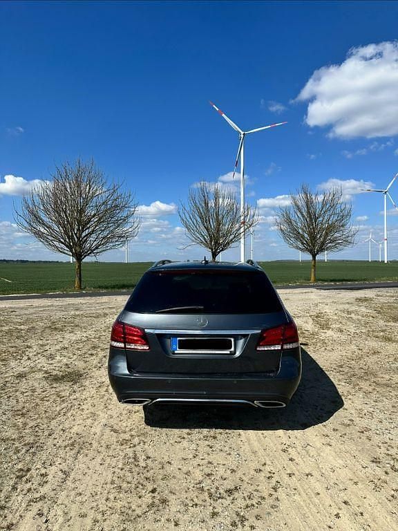 Second-hand Mercedes E250 204 CP (150 kW) 2013 Gri Break
