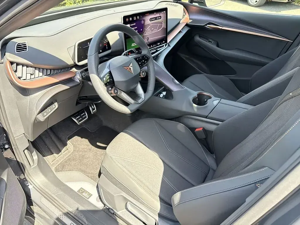 Neu Cupra Tavascan Endurance 210 kW (286 PS) 2026 Uranograu SUV