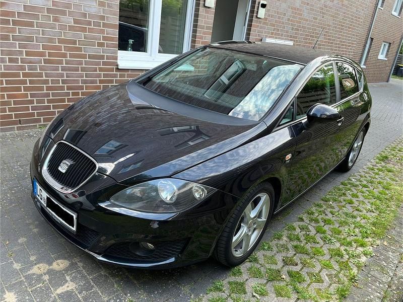 Schwarz Gebraucht 2009 Seat Leon Sport Limousine | 4.999 € (Fairer Preis) - Bild 1/4