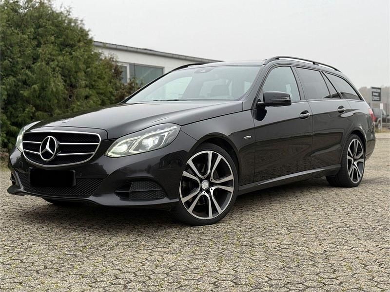 Gebraucht Mercedes E220 Edition 170 PS (125 kW) 2016 Schwarz Kombi