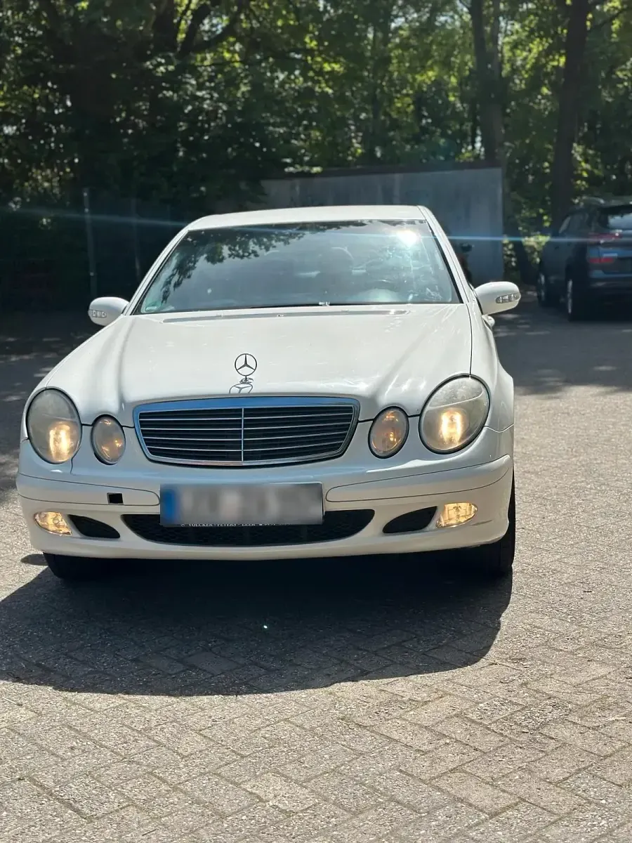 Gebraucht Mercedes E240 177 PS (130 kW) 2004 Weiß Limousine