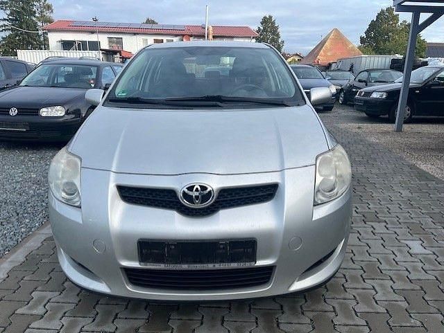 Silber Gebraucht 2010 Toyota Auris Life Limousine | 2.599 € (Guter Preis) - Bild 1/4