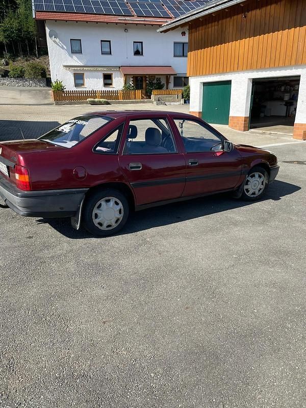Gebraucht Opel Vectra 90 PS (66 kW) 1990 Rot Limousine