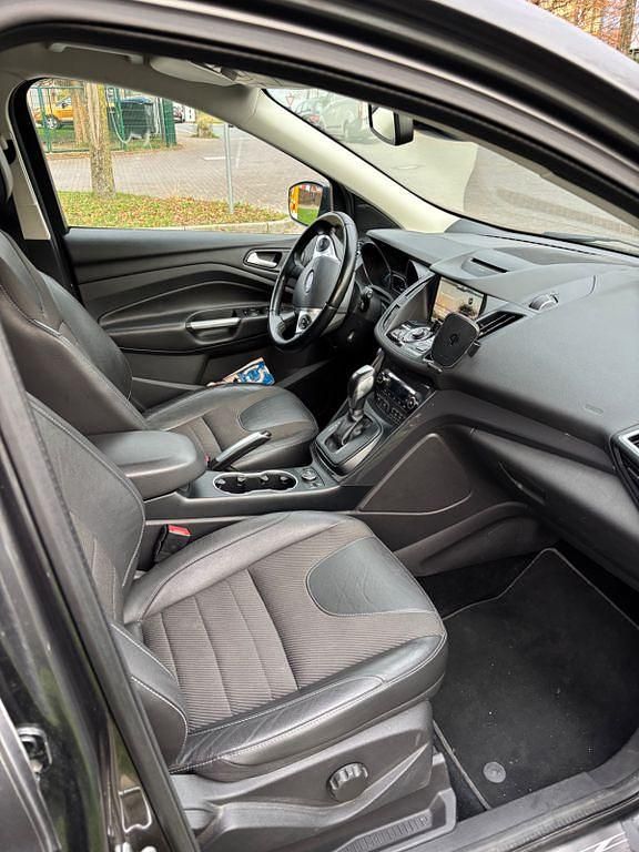 Gebraucht Ford Kuga Titanium 179 PS (131 kW) 2016 Grau SUV