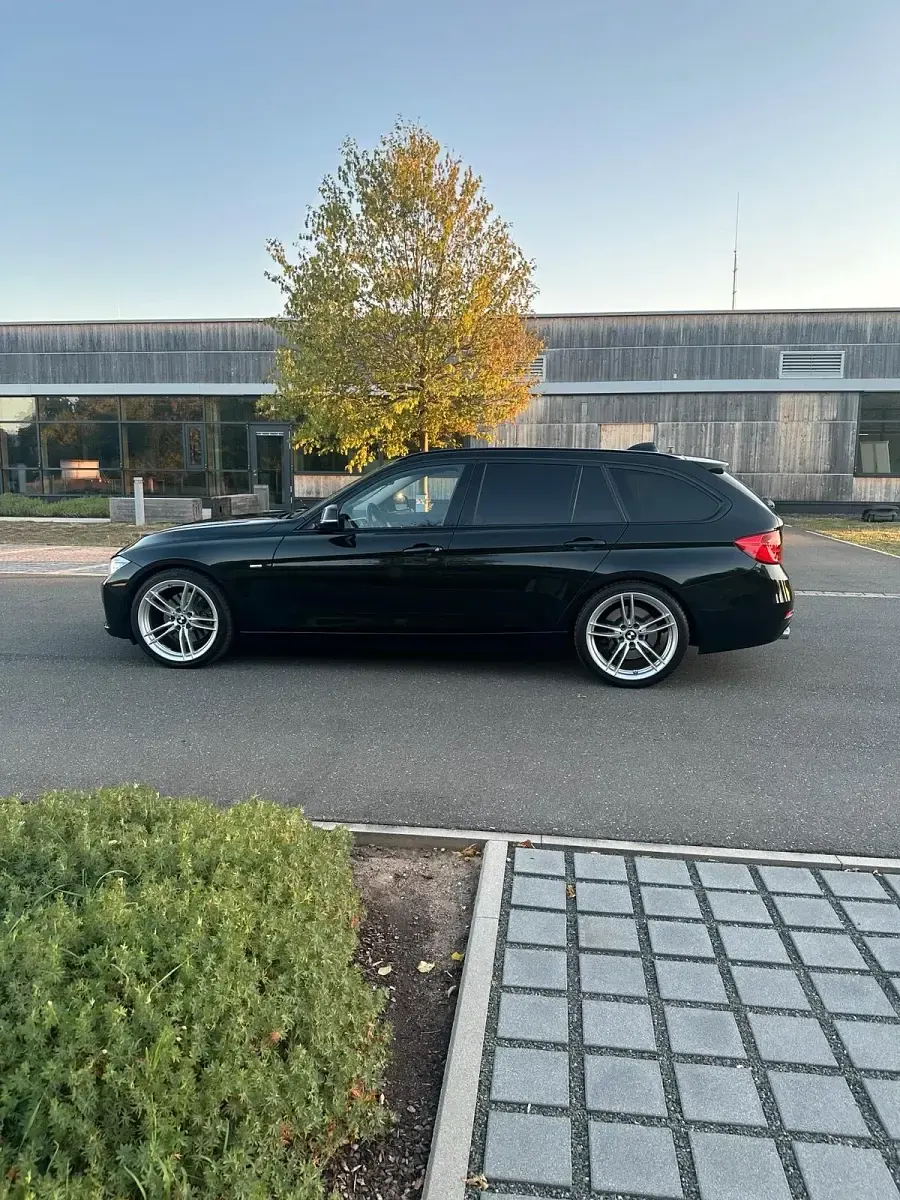 Gebraucht BMW 330 Luxury Line 258 PS (189 kW) 2014 Schwarz Kombi