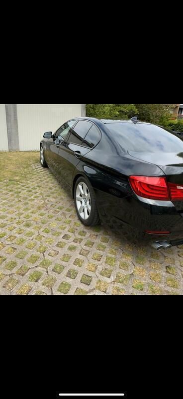 Schwarz Gebraucht 2012 BMW 530 Limousine | 11.600 € (Superpreis) - Bild 1/4