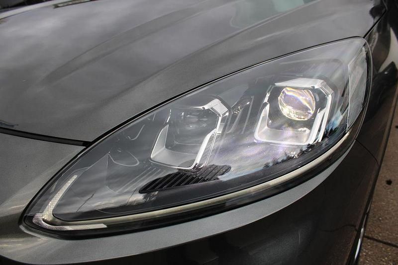 Gebraucht Ford Kuga Titanium 120 PS (88 kW) 2021 Grau SUV