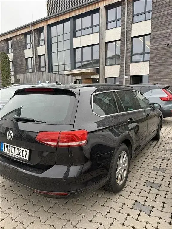 Gebraucht VW Passat Trendline 150 PS (110 kW) 2017 Schwarz Limousine
